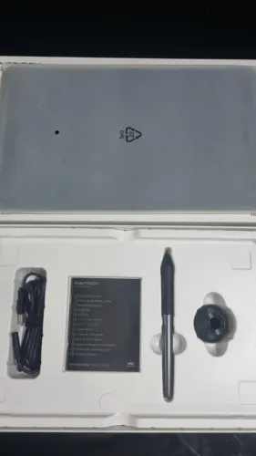 Mesa Digitalizadora Huion Inspiroy H950P (Na Caixa - Pouquíssimo Usada)