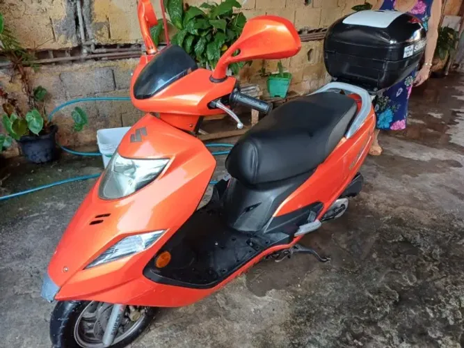 ? Suzuki Burgman 125i - Apenas 16.000 km!