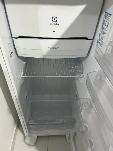 Geladeira Electrolux Cycle Defrost 240L Degelo Prático Uma Porta Branca