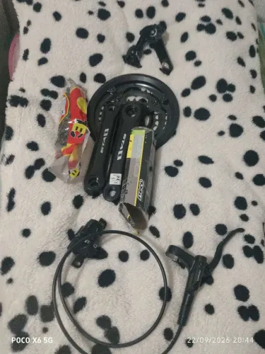 Freio Shimano mt200 dianteiro novo, pé de vela gta completo, corrente e esticador