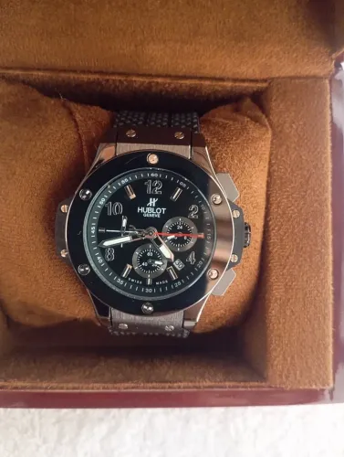 Relógio hublot big bang,1 linha, todos os ponteiros funcional 