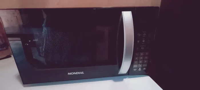Microondas semi novo 