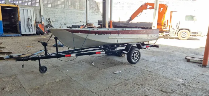 BARCO PESCA LAMBARI 420 + CARRETINHA + MOTOR ENVINRUDE 15 HP 