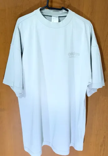 Camiseta Oversized Adidas Basketball Tamanho M