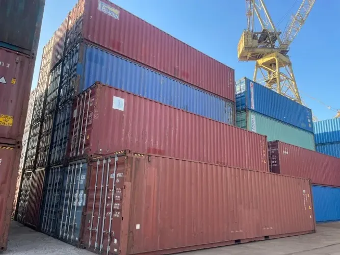 VENDA DE CONTAINERS MARÍTIMOS
