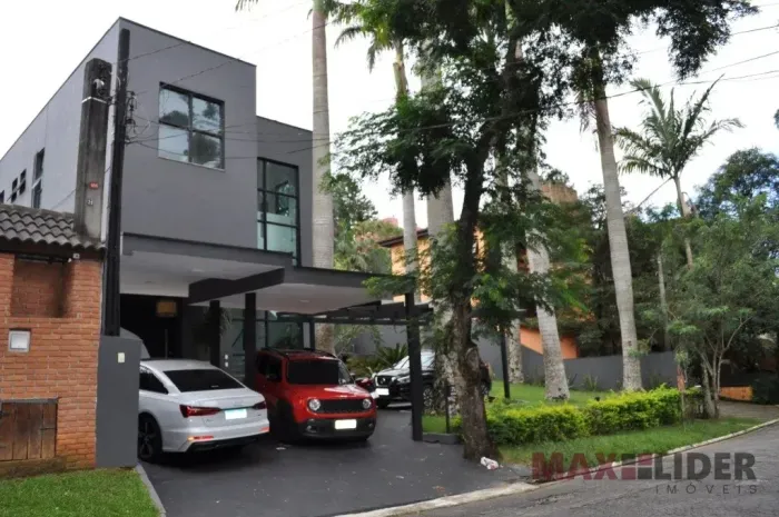 Casa em Condomínio à Venda - Jandira