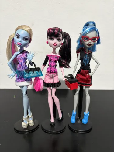 Lote 3 bonecas Monster High coleção Scaris