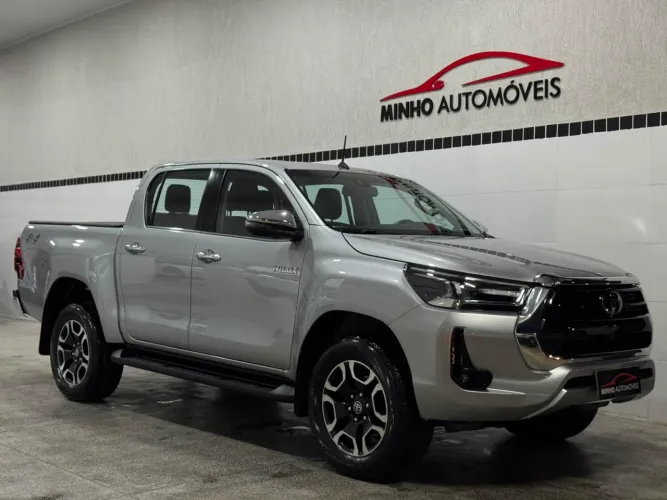Toyota Hilux CD SRX 4X4 2.8 TDI 16V Diesel Aut. 2023