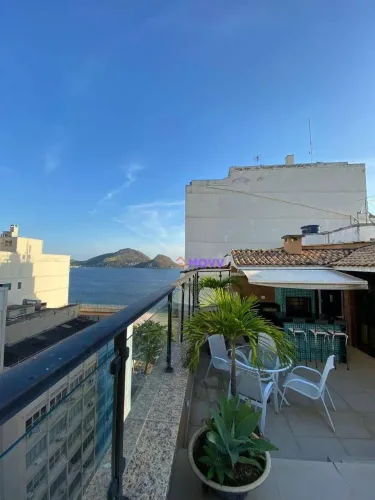 Cobertura com vista mar em Icaraí