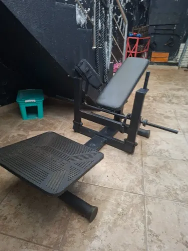 Máquina Elevação Pélvica 