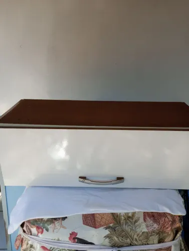 Vendo este balcão de parede não entrego