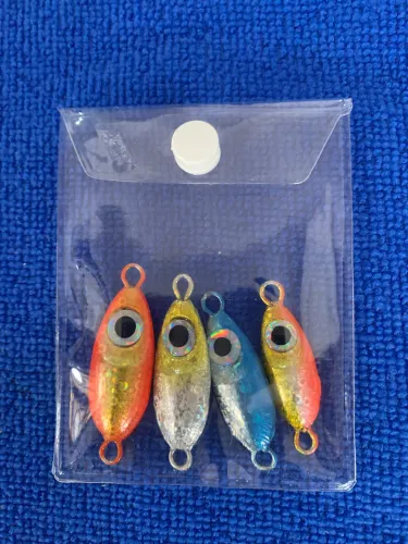 Kit jumping jig - micro jig - (4 iscas, 4 snap e 4 suporte hook) 