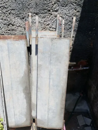 Formas de Meio fio de ferro medindo 50x100
