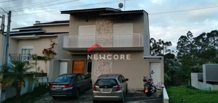 Casa em Avenida Prefeito Francisco Ribeiro Nogueira - Mogi Moderno - Mogi das Cruzes/SP