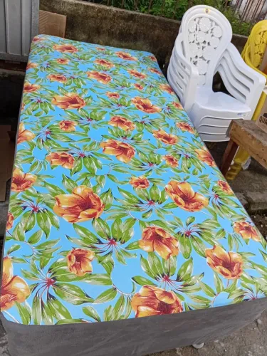 Cama box com colchão embutido