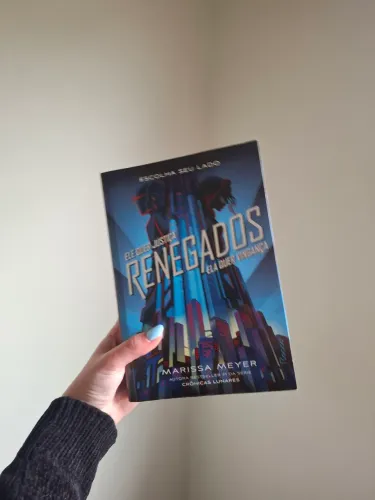 Livro - "Renegados" (Marissa Meyer) 