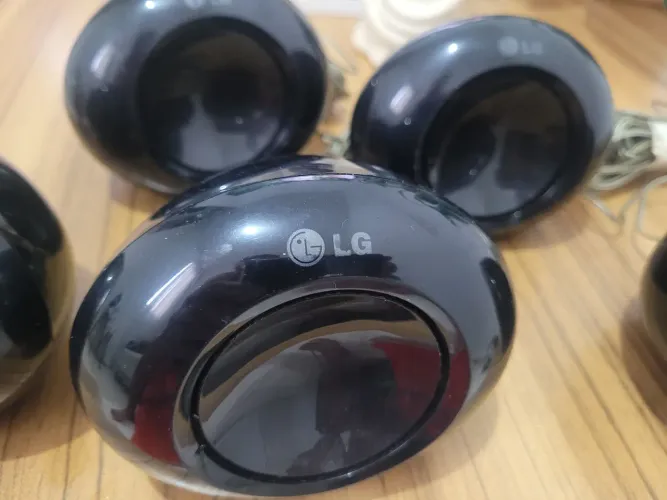 Caixas de som LG Homer theater.