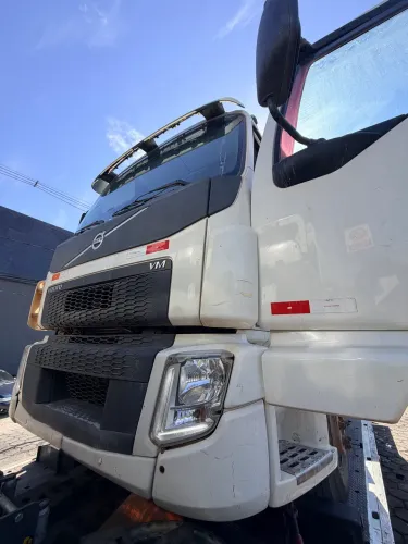 CABINE VOLVO VM 270 330 LEITO COMPLETA | BH-MG