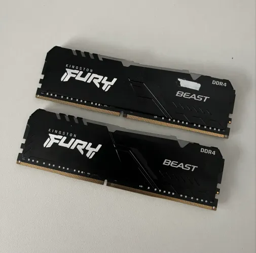 Kingston Fury Beast 16GB (2x8GB) DDR4 3200MHz CL16 - Original - Usadas