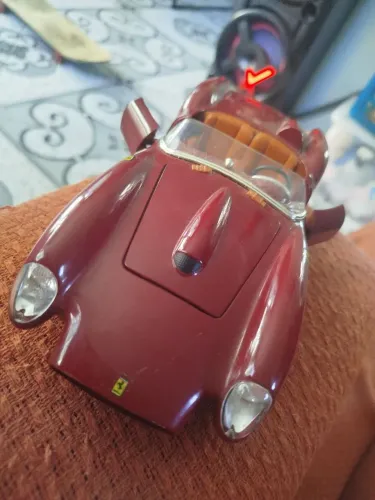 Shell classico Ferrari 1958 250 testa Rossa 1/18 scale