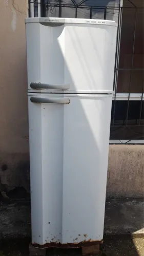 Geladeira Geladeira Electrolux Super Freezer DC34 à venda