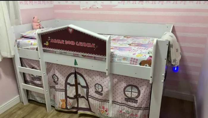 Cama cabana com escorregador