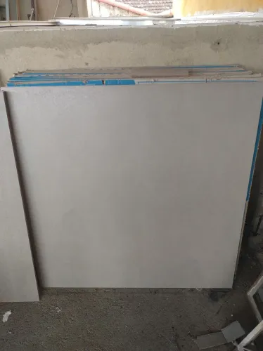 Piso Formigres Granulado, Cinza,  81x81, NA CAIXA. 15,76 mt2