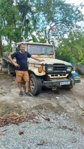 Toyota Band.Picape CD 2P Chassi Longo Diesel 1977