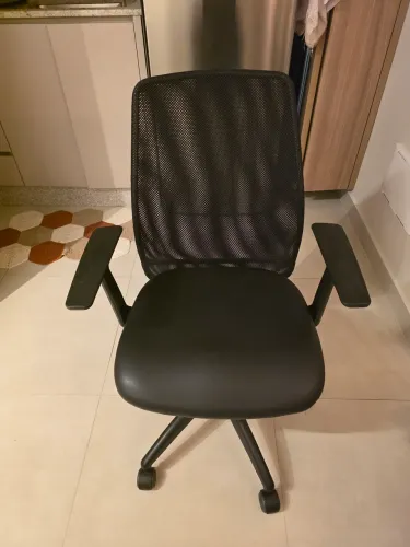 Cadeira de escritório preta