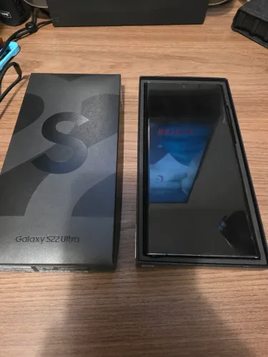 Samsung Galaxy S22 Ultra 256GB - 12GB RAM - Ótimo Estado