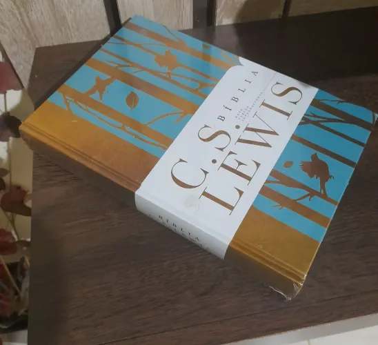 Bíblia de estudo S C lewis(Nova Lacrada)