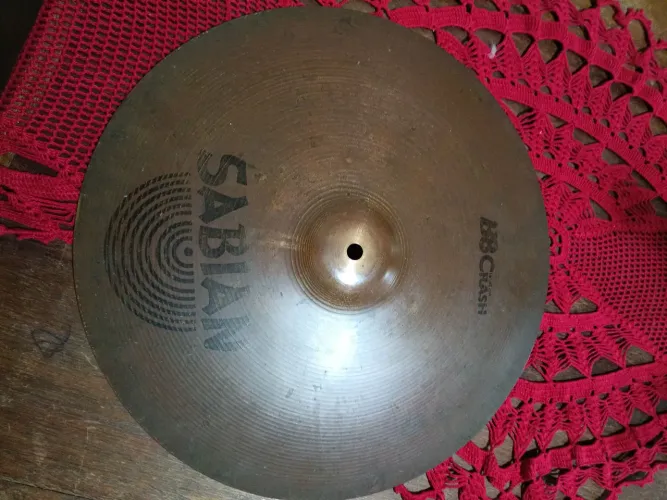 Prato sabian b8 crash 16" perfeito 