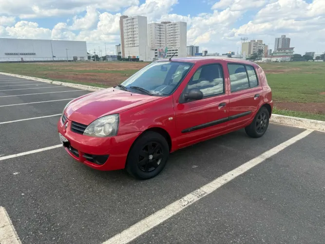 Renault Clio Hi-flex 1.0 16V 5P 2011