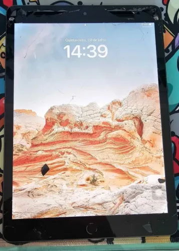 Ipad 8th gen, com tela trincada , mandem proposta de valor