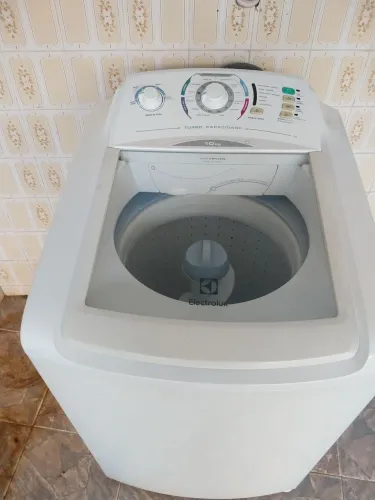 MÁQUINA DE LAVAR 10Kg Eletrolux 
