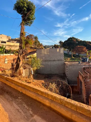 Lote (oportunidade) próximo ao centro de Ibirité e novo Barreirinho 