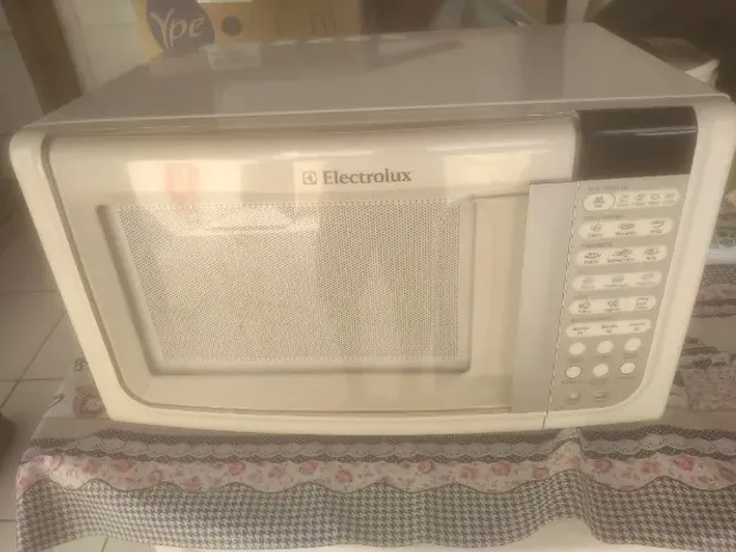 Forno de Microondas - 23 litros - Electrolux - Funcionado OK