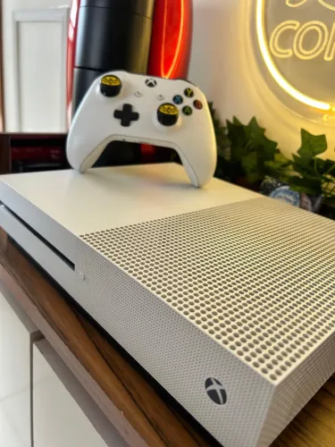 X BOX ONE S 1 TB