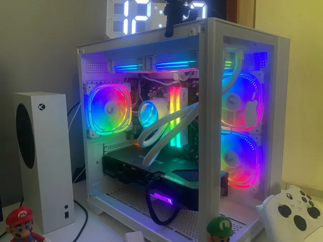 PC GAMER WHITE | RYZEN 5 5600 + RX 7600 8GB + 16GB RAM