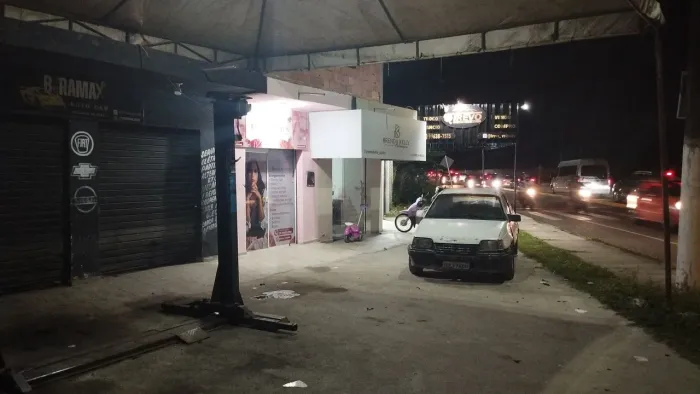 Loja localizada na avenida principal do Marcos Freire 2 local bastante movimentado.