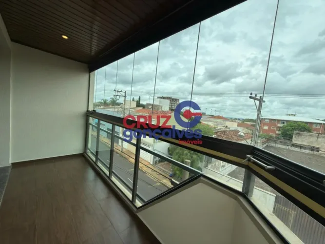 Apartamento á venda com 03 Dormitórios no Centro de Rio Claro