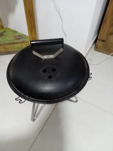 Churrasqueira portátil esférica com tampa nova