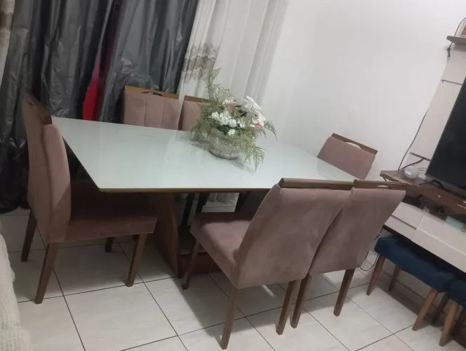 MESA LAQUEADA 6 CADEIRAS 