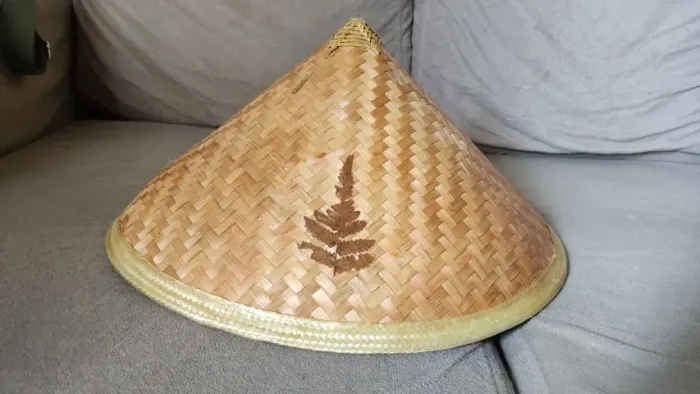 Chapéu chinês SAKAT de fibra de bambu
