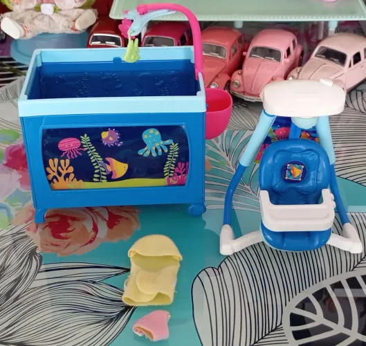 Berço e cadeirão da Barbie