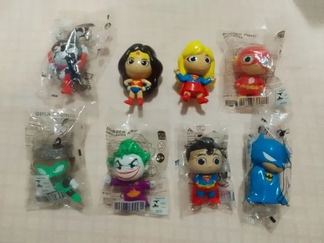 Bonecos Heróis - Álbuns de Figurinhas.