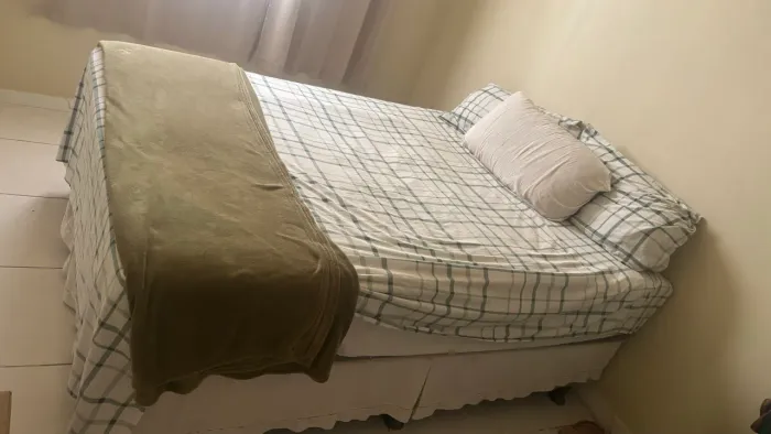 Vendo Cama Box de Casal