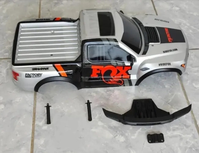 Kit de Conversão Para Transformar RC Automodelo Traxxas Slash 4x2 em Raptor - Zerado!
