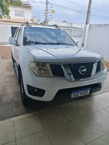 Nissan Frontier SL CD 4X4 2.5tb Diesel AUT 2014