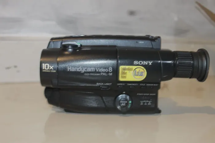 Sony Handycam CCD-TR330BR - Para Retirada de Peças (Não Funciona)